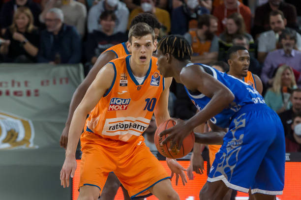 根据球队训 根据球队训