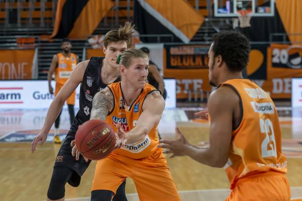 会策略上的 会策略上的